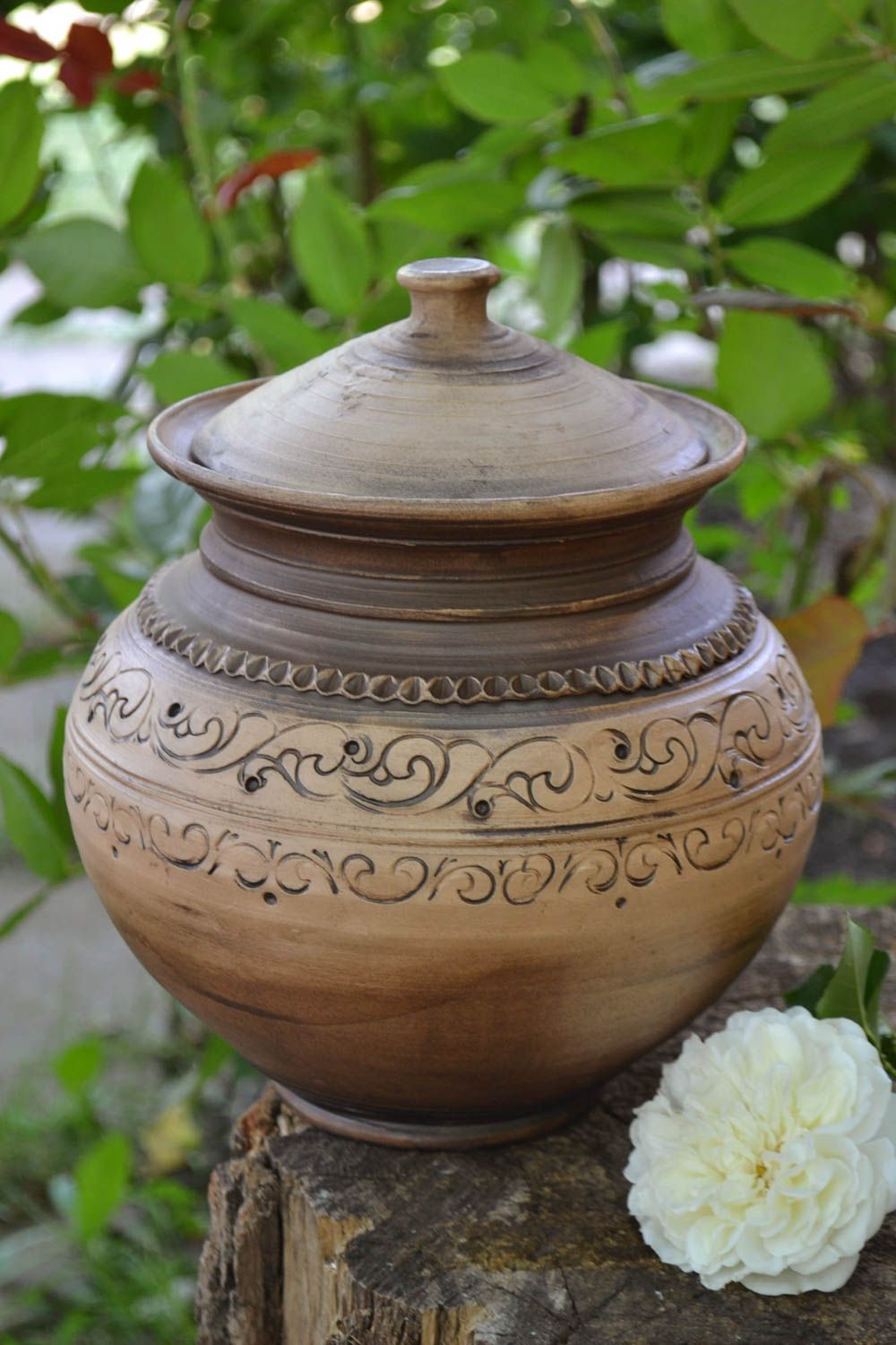 Grand pot en terre cuite avec couvercle décoré d'ornement fait main 5 l photo 1