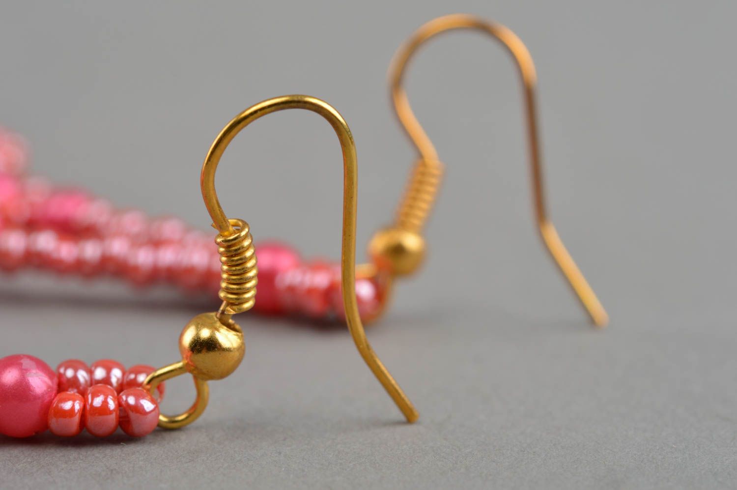 Boucles d'oreilles en perles de rocailles faites main rouges pendantes longues photo 4