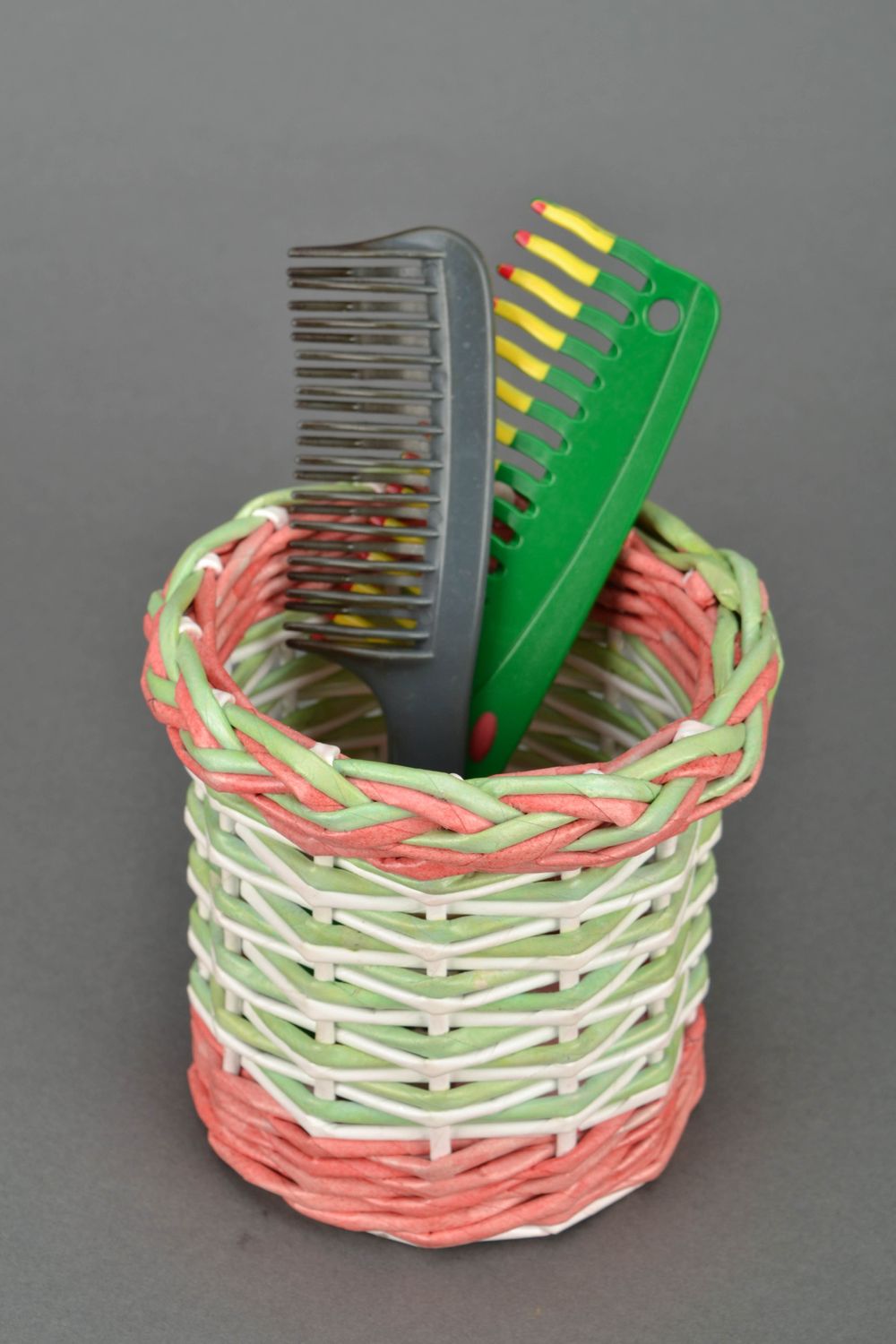 Handmade basket woven of paper rod for hair combs photo 1