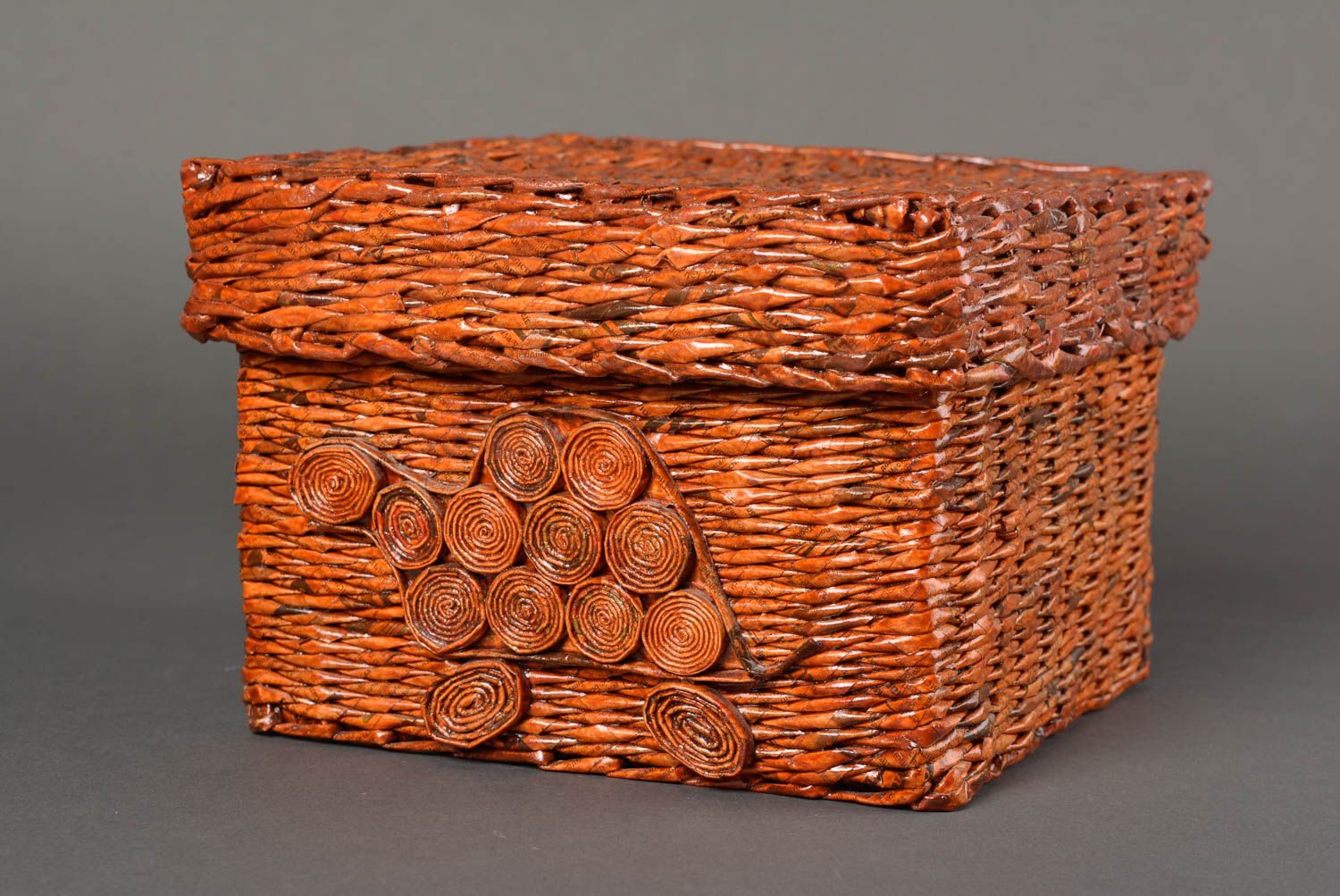 Beautiful handmade paper box design woven paper basket newspaper craft photo 1