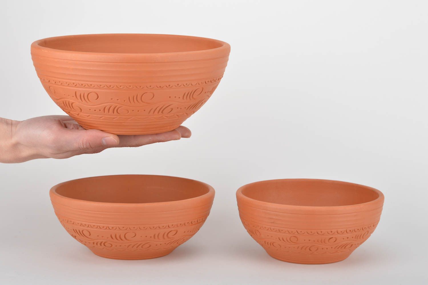 Set de platos hondos de cerámica hechos a mano 3 artículos de alfarería  foto 3