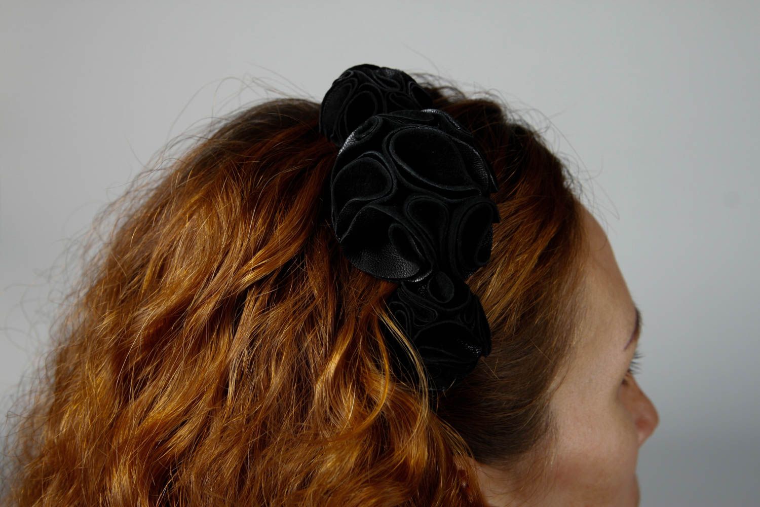 Аксессуар для волос ручной работы обруч на голову черный женский аксессуар фото 2
