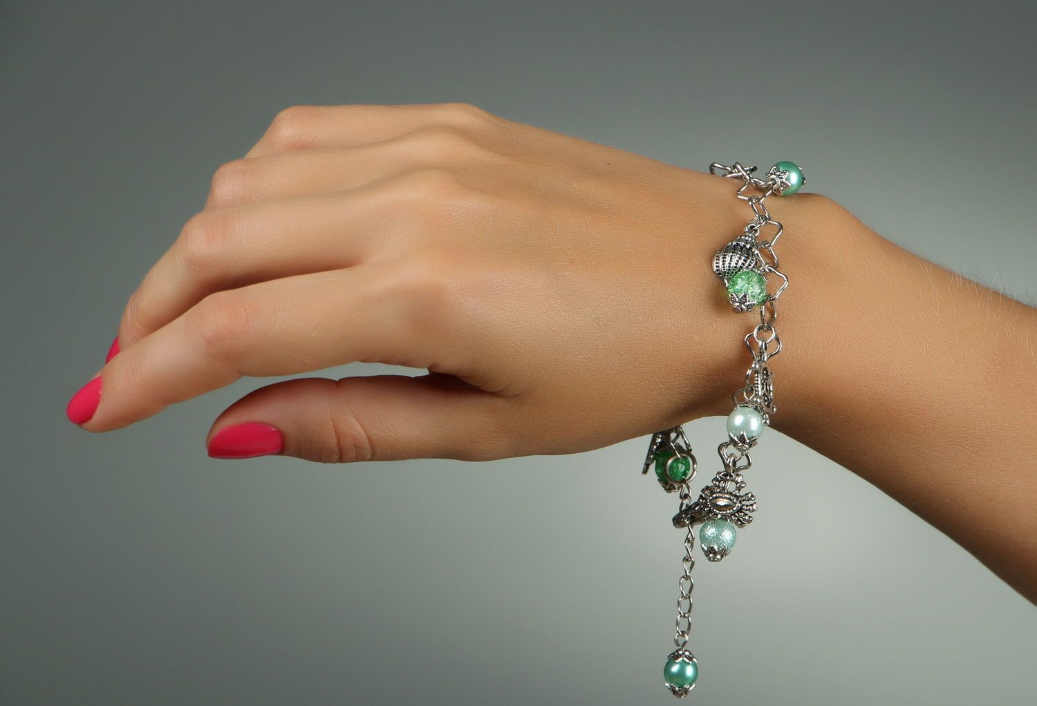 Trendy bracelet for the arm with ceramic pearls photo 4
