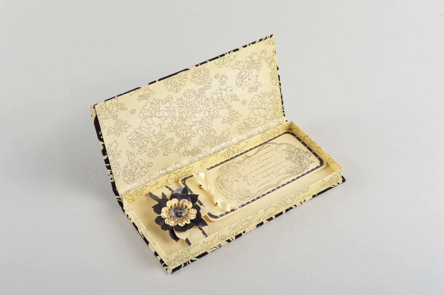 Boîte de cadeau pour argent faite main beige-noir pour scrapbooking Royale photo 3