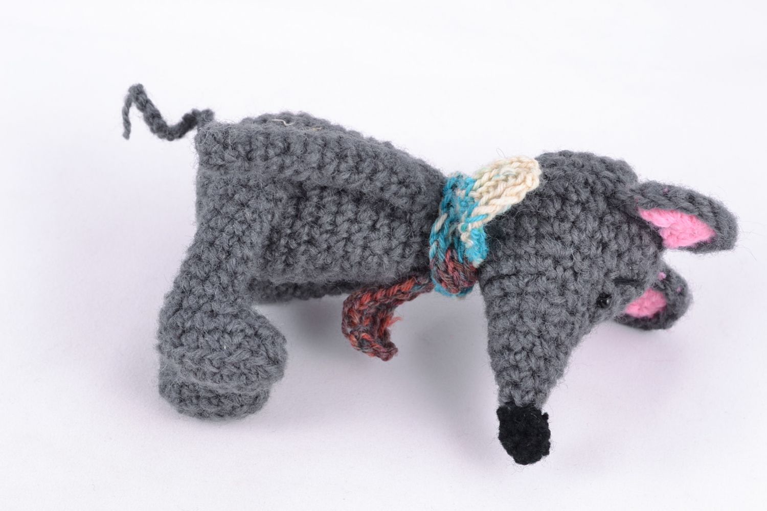 Giocattolo a maglia fatto a mano pupazzo morbido a forma di topo grigio foto 4