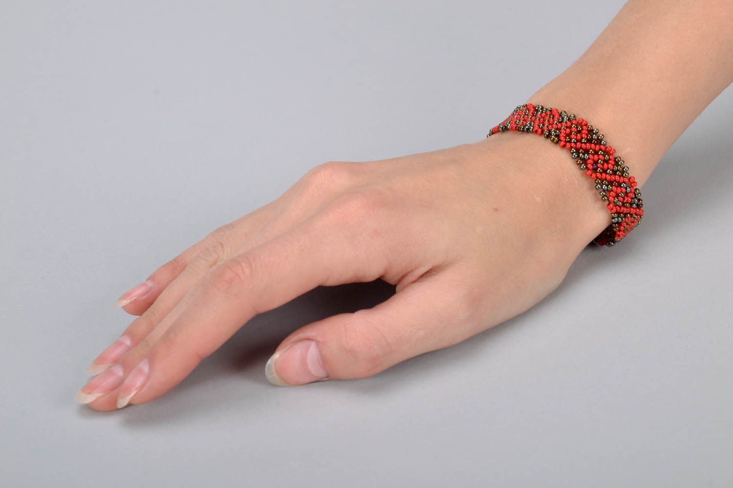 Beaded bracelet with pattern photo 5