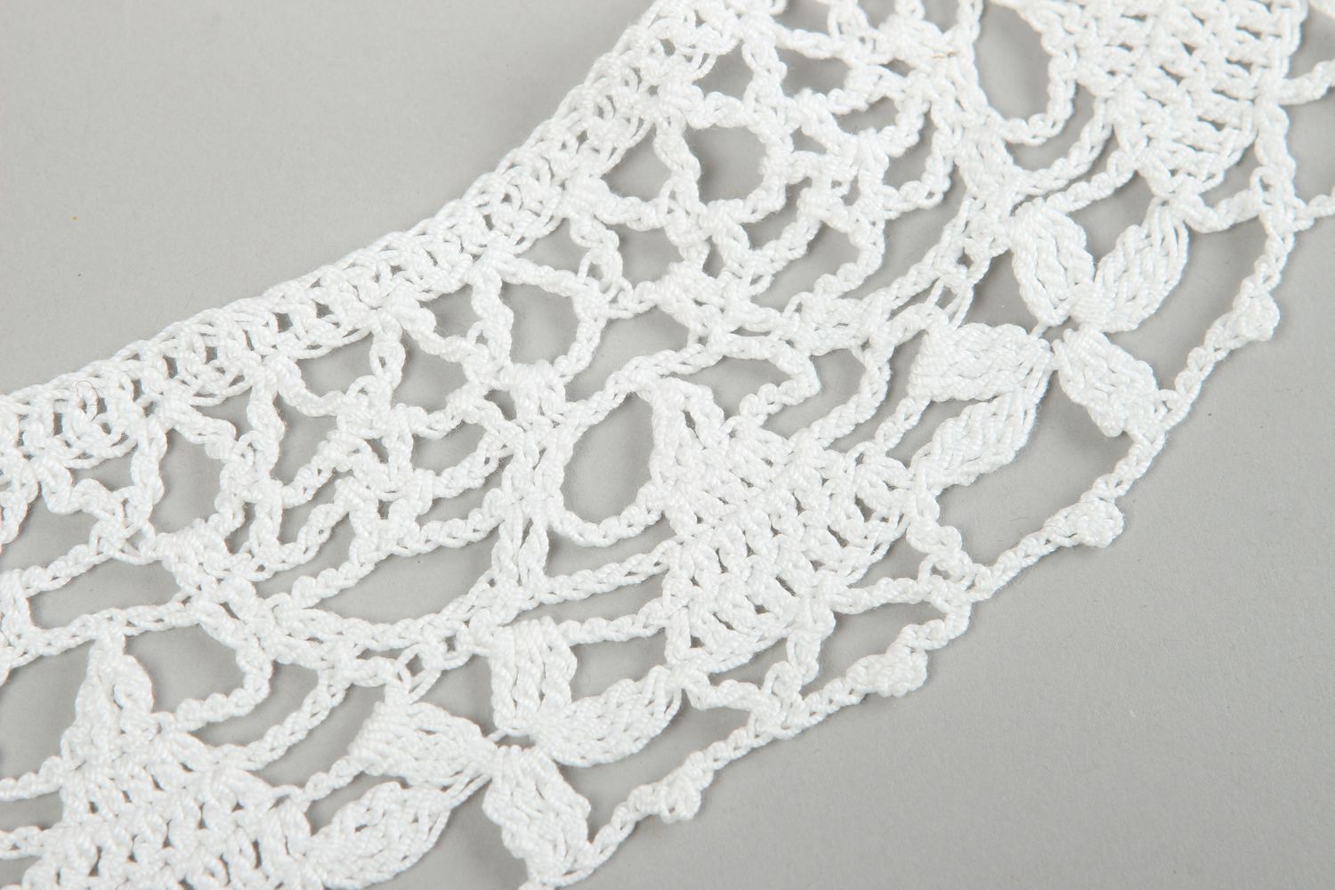 Col blanc Accessoire fait main tricoté au crochet Cadeau femme ajouré design photo 2