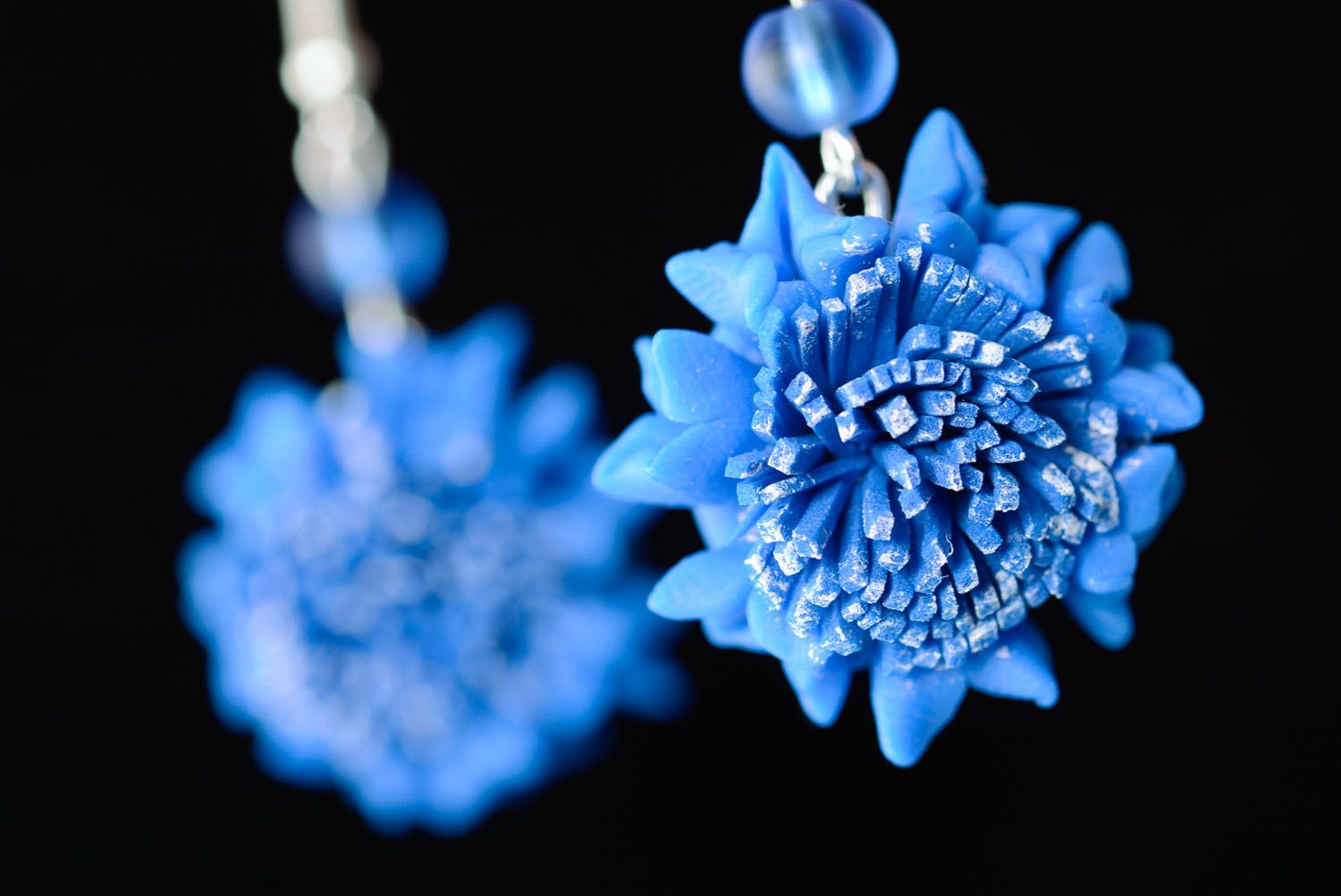 Orecchini belli in argilla polimerica fatti a mano accessorio con fiori
 foto 2
