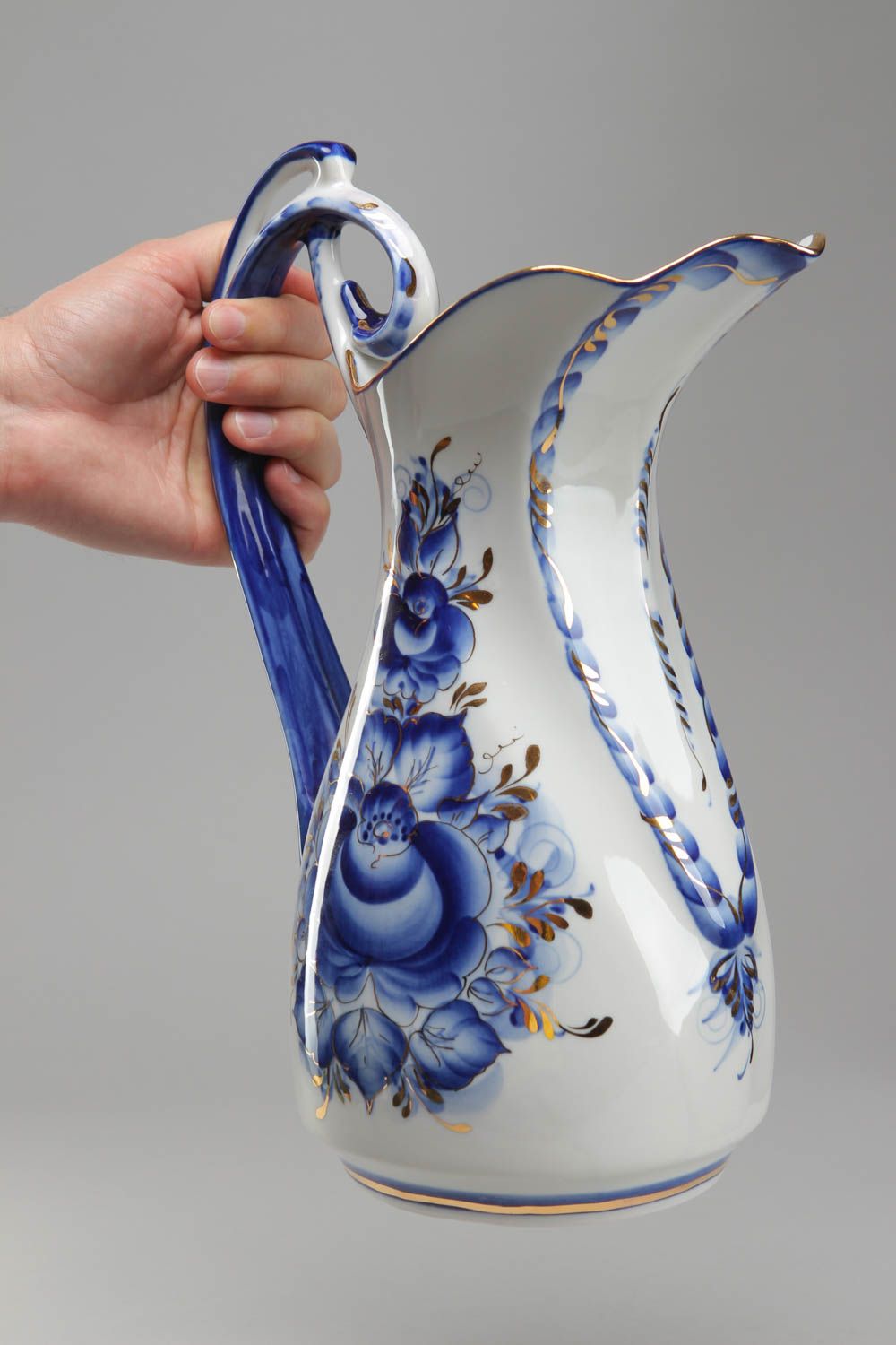 Belle cruche de porcelaine faite main avec peinture traditionnelle de Gjel photo 4