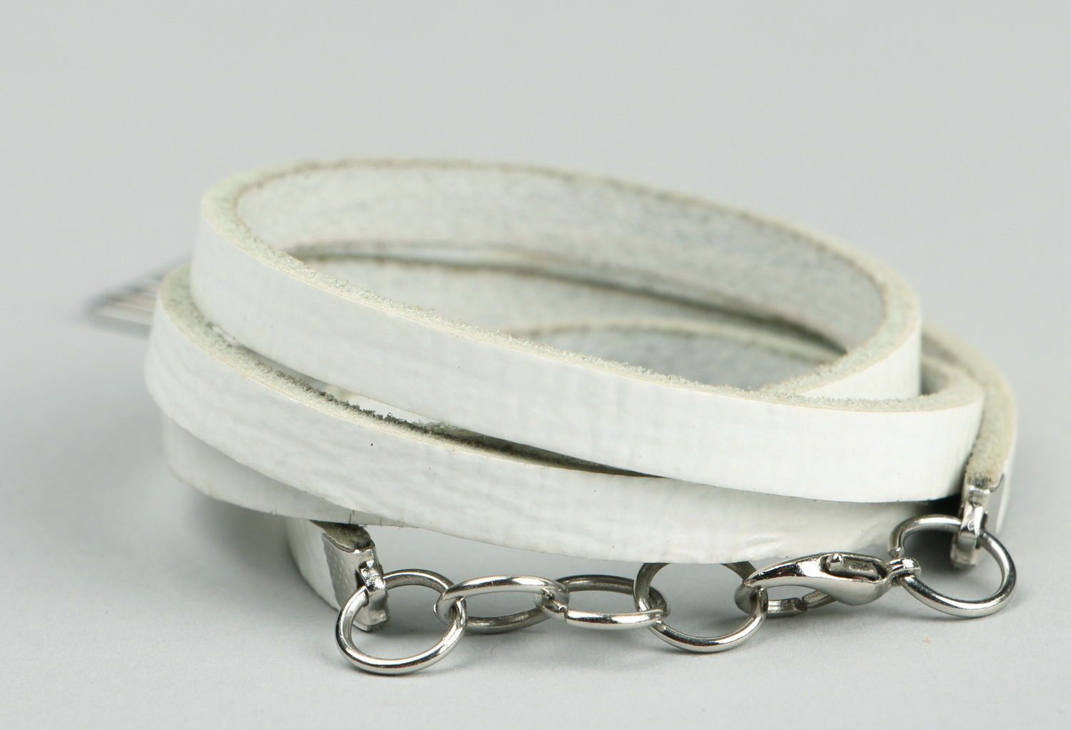 White leather bracelet photo 3