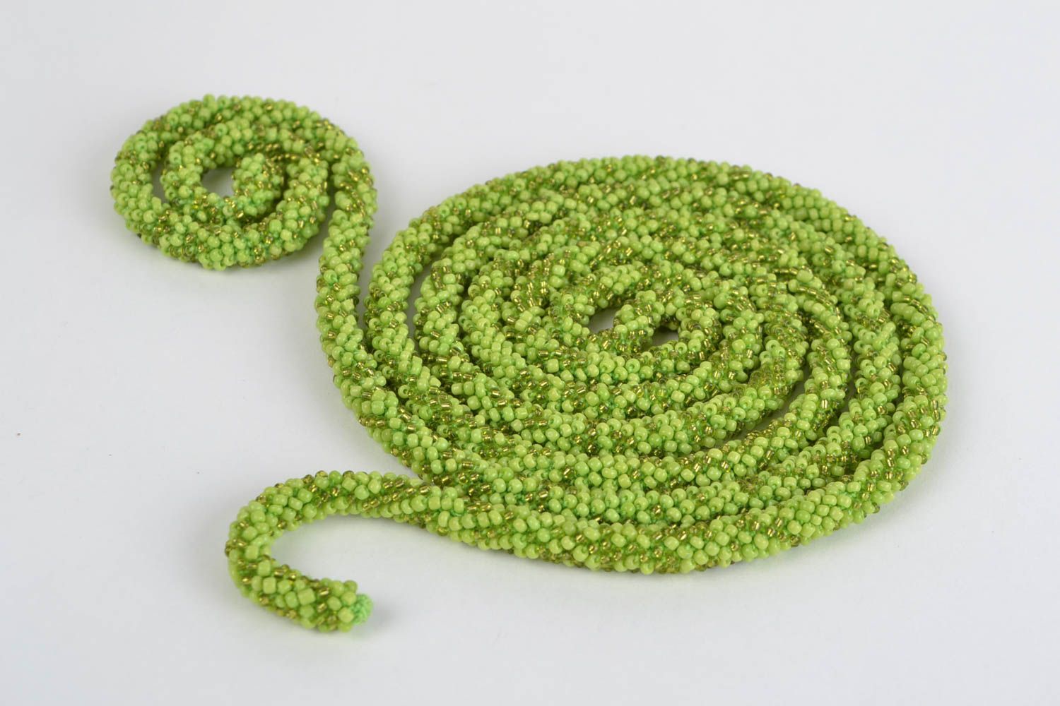 Lariat en perles de rocaille long vert fait main au crochet original photo 4