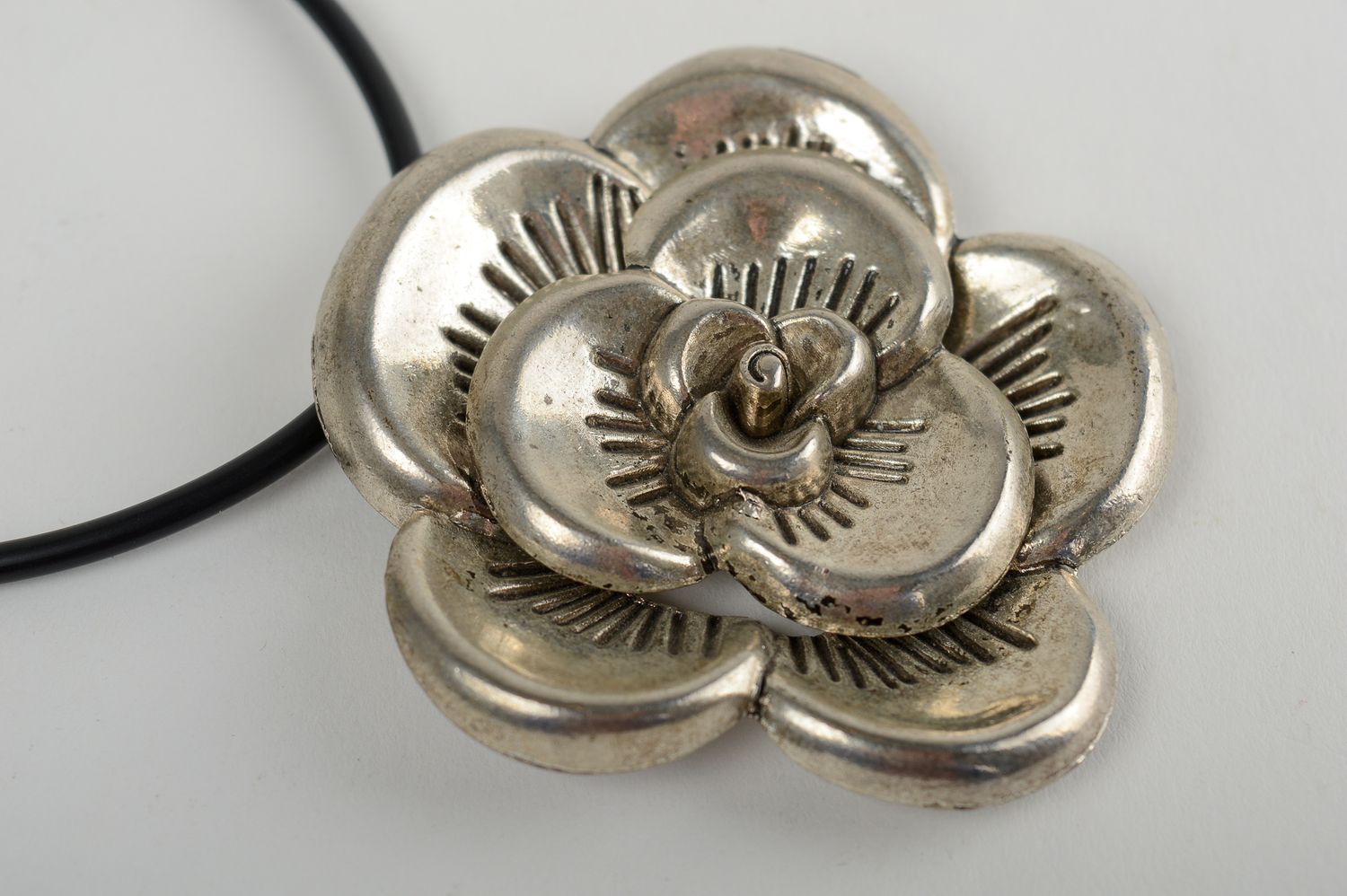 Metal pendant handmade flower jewelry metal accessories fashion pendant for girl photo 3