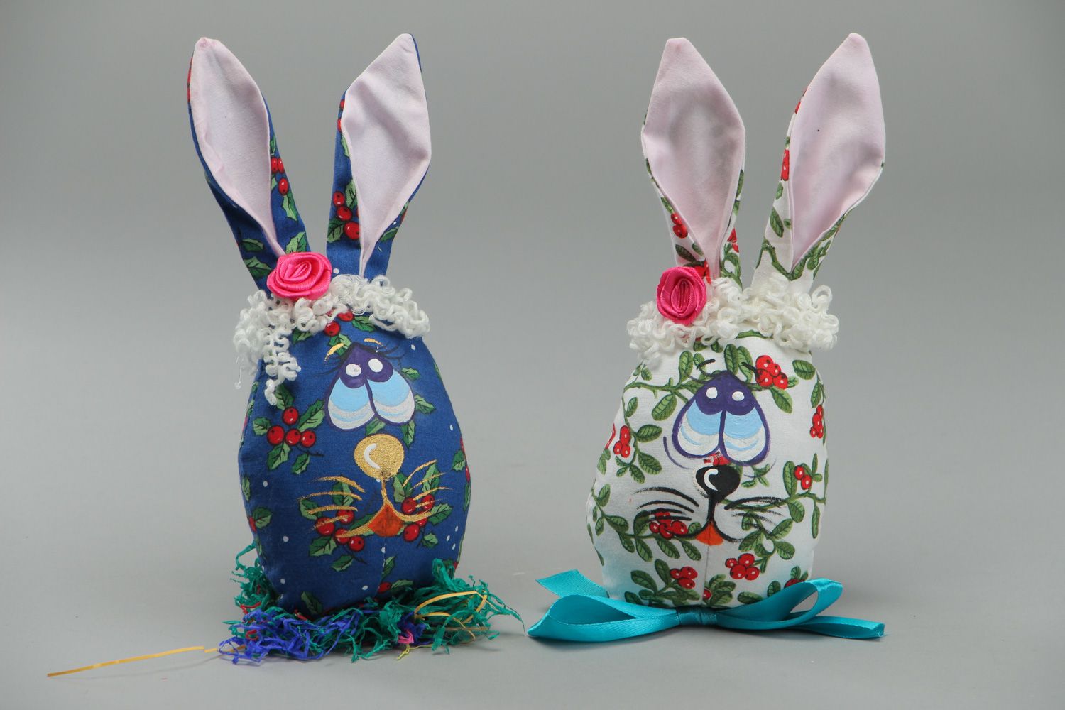 Poupées en tissu Lapins de Pâques faites main 2 pièces décorations de fête photo 1