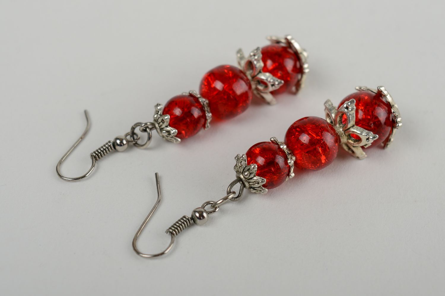 Lange Ohrringe handgefertigt Schmuck Ohrhänger Frauen Geschenk in Rot schön foto 3