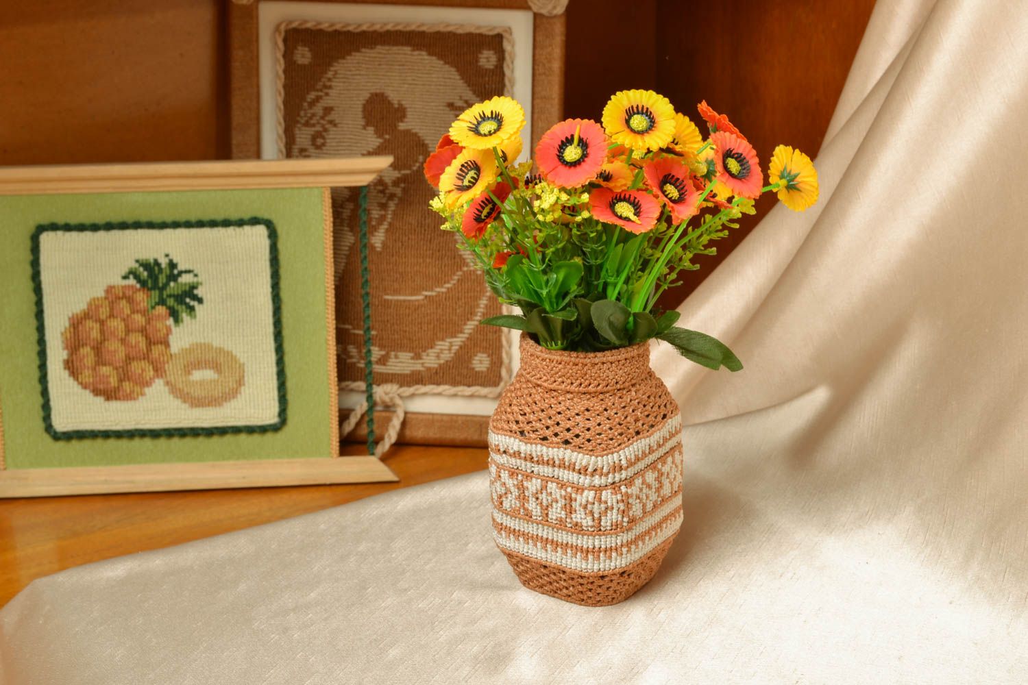 5 inches clear glass pitcher vase with knitted cover in beige and white color 0,66 lb photo 5
