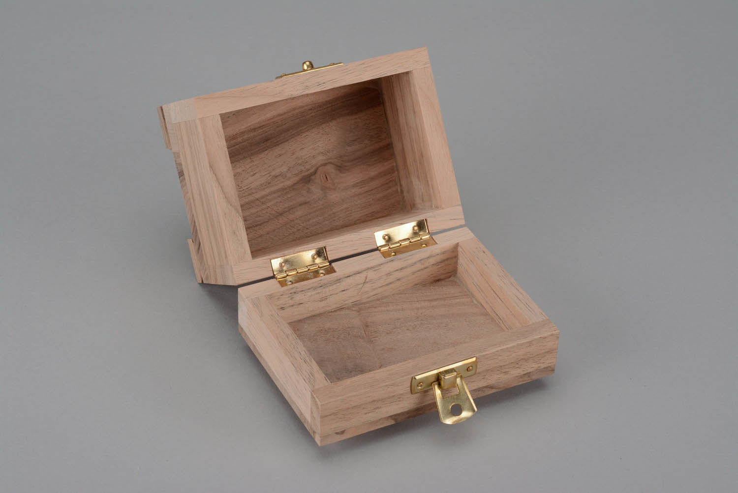 Boîte en bois brut à bijoux faite main photo 3