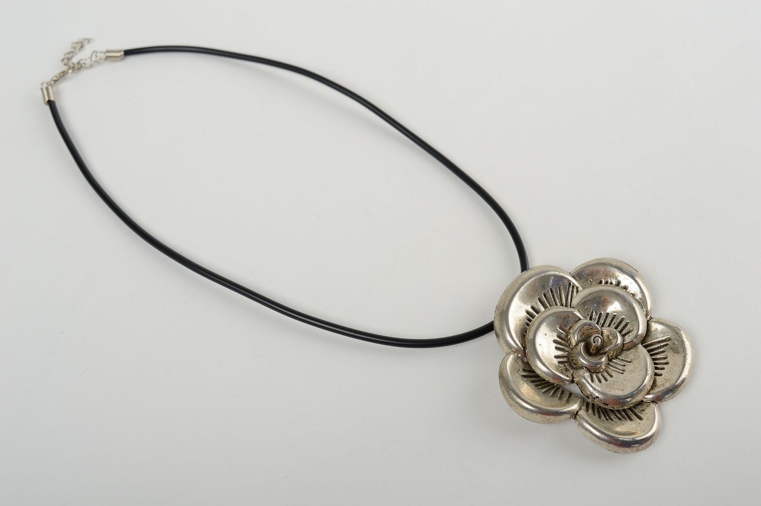Metal pendant handmade flower jewelry metal accessories fashion pendant for girl photo 2