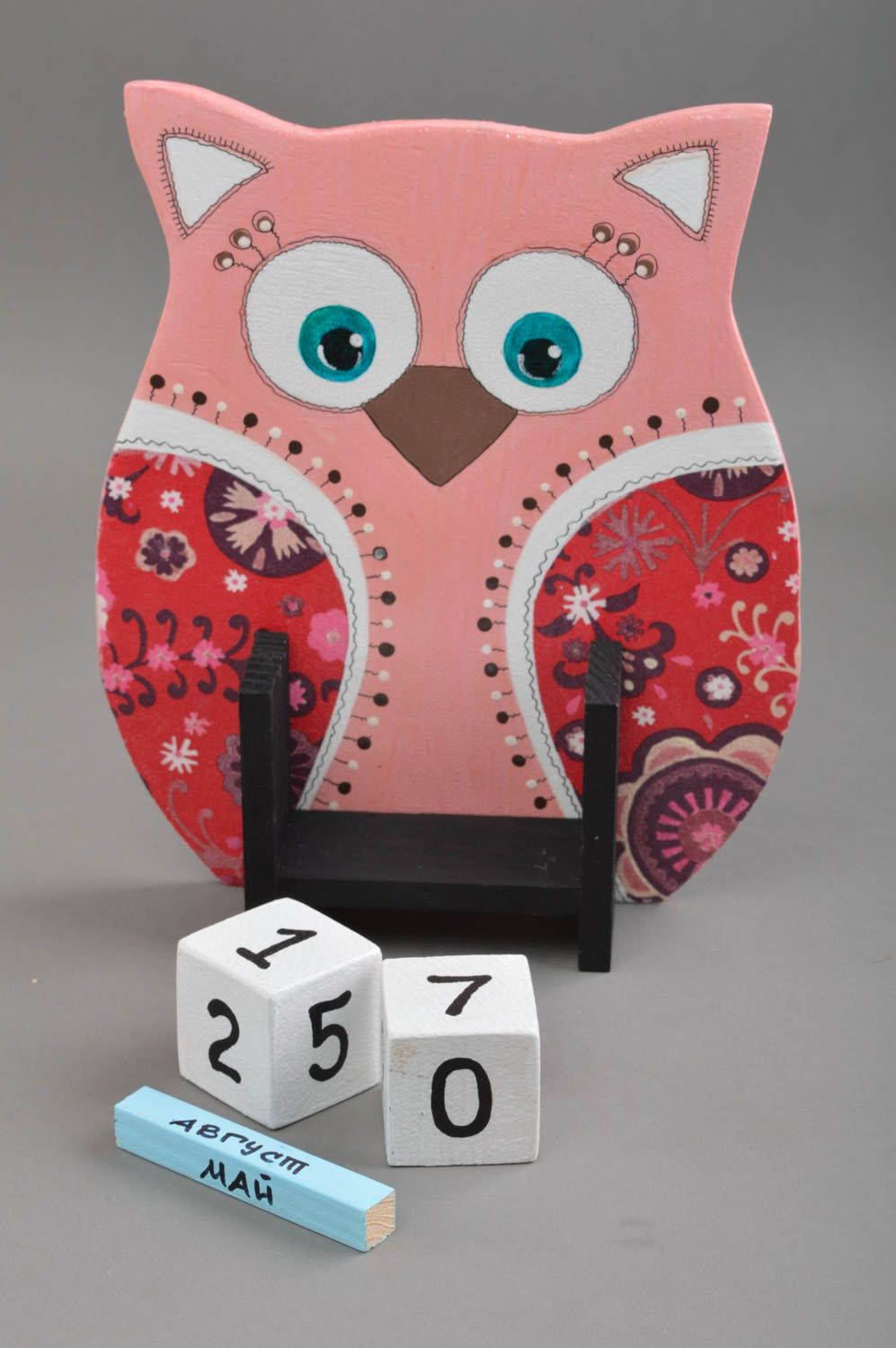 Calendrier perpétuel avec cubes fait main hibou rose en bois pour enfant photo 3