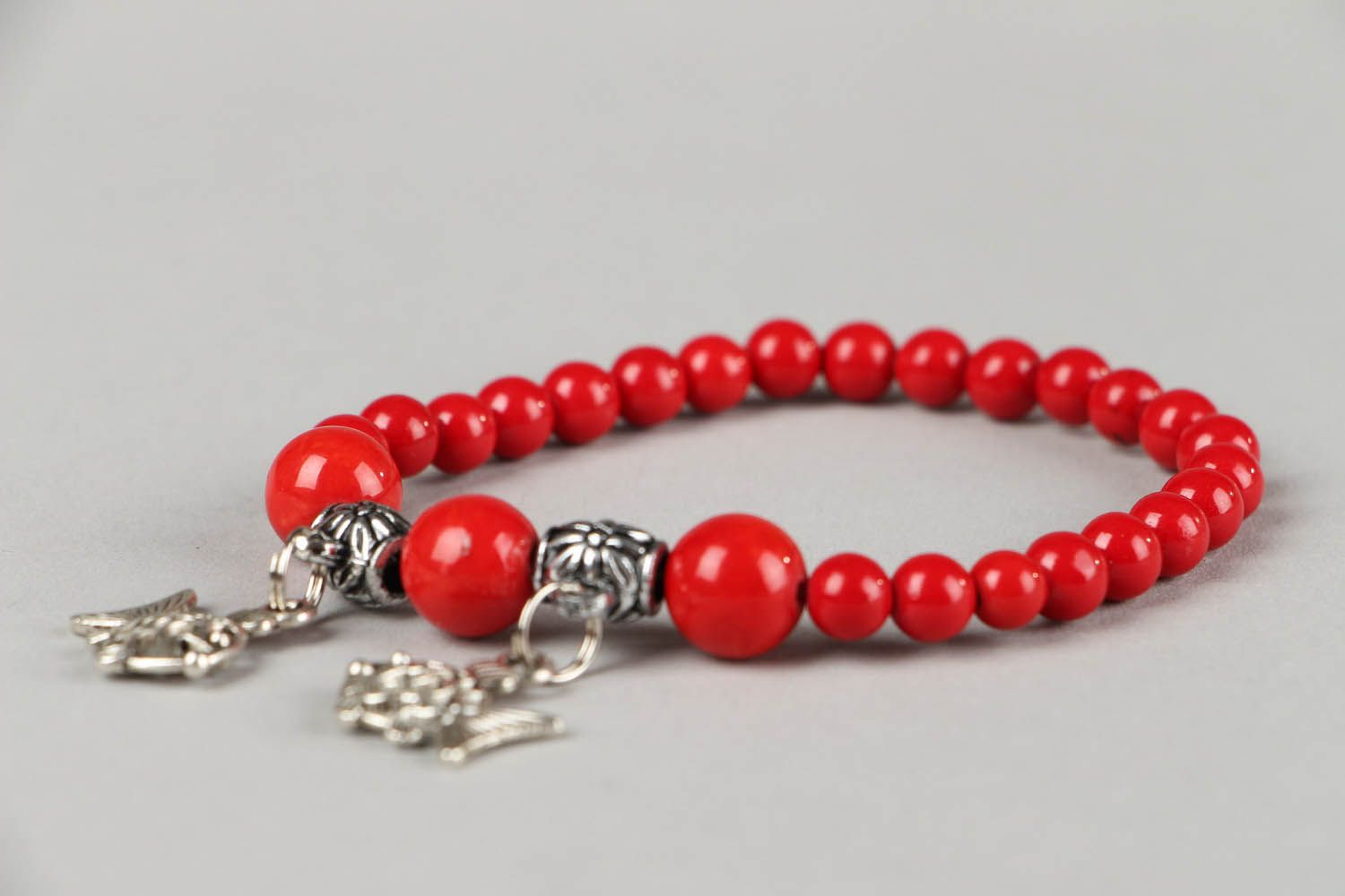 Bracelet with natural coral stone photo 4