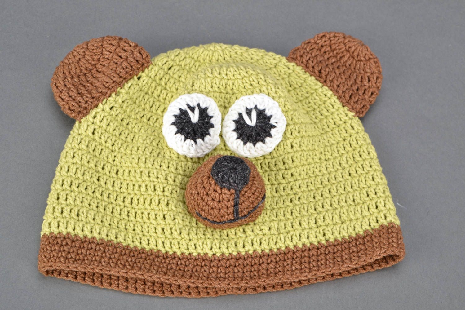 Bonnet tricot fait main Ourson accessoire pratique et beau pour enfant photo 3