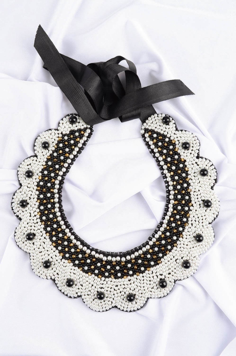 Collar de abalorios blanquinegros bisuteria artesanal regalo para mujer foto 1