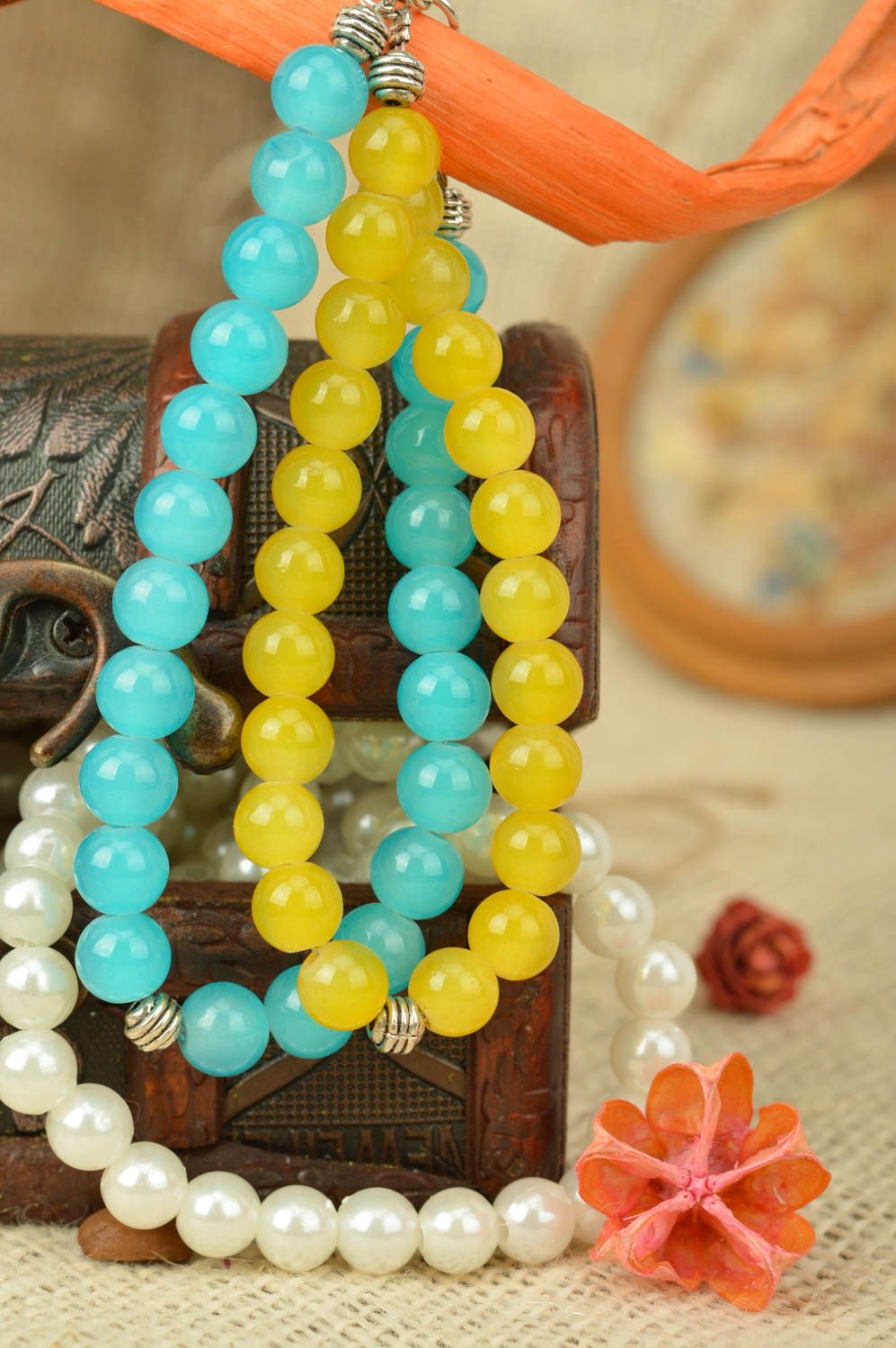 Handmade Neon Perlen Armbänder Set 2 Stück in Gelb und Blau Designer Accessoires foto 1