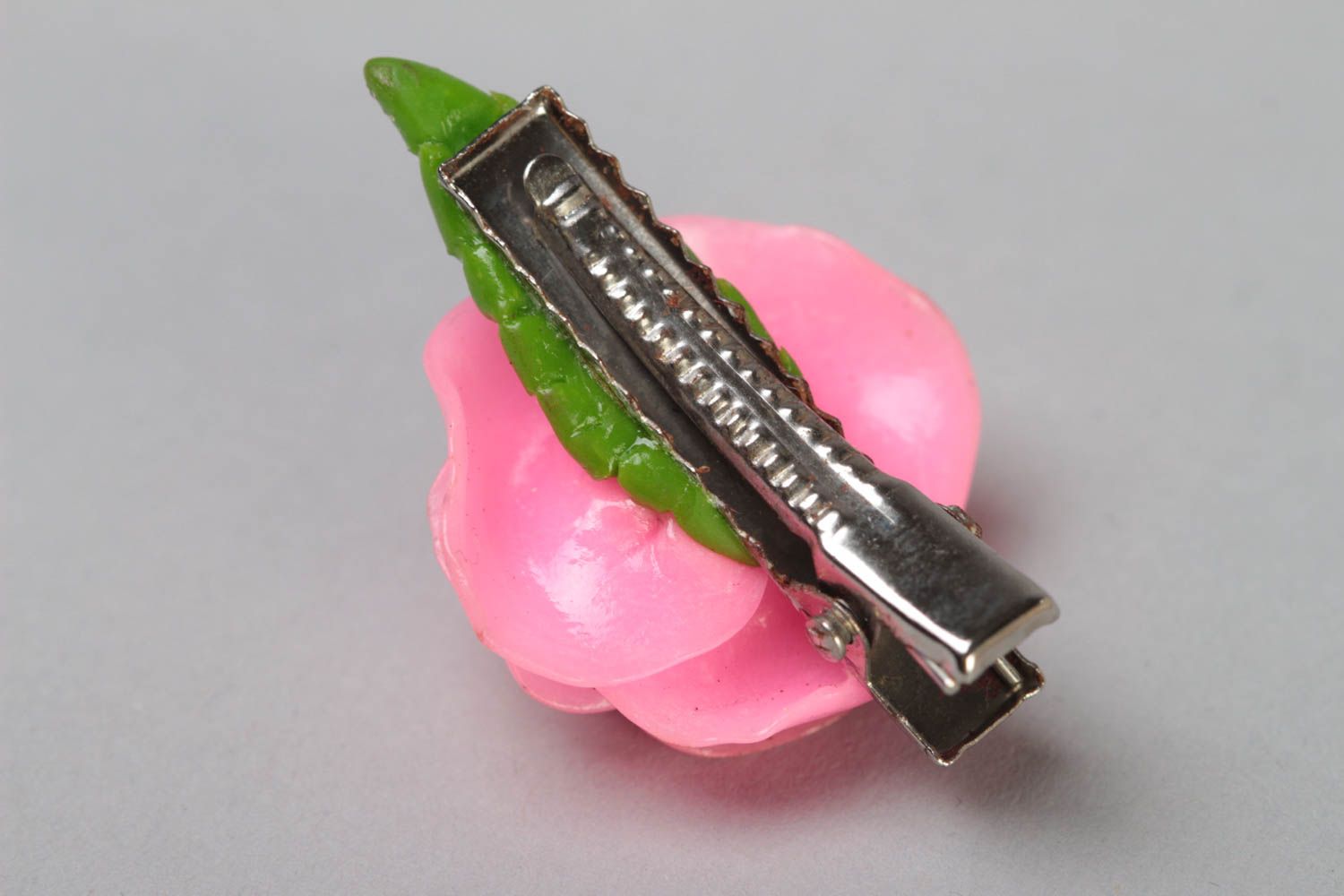 Handmade tiny decorative hair clip with metal basis and polymer clay pink flower photo 4