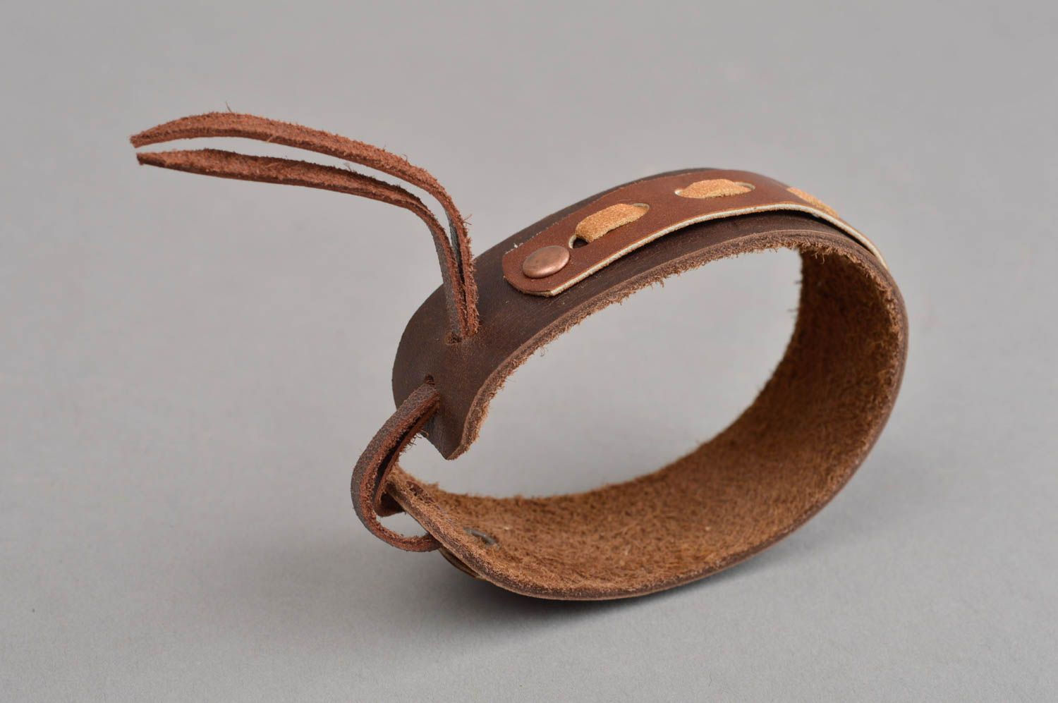 Brazalete artesanal de color marrón pulsera de piel hecha a mano regalo original foto 3