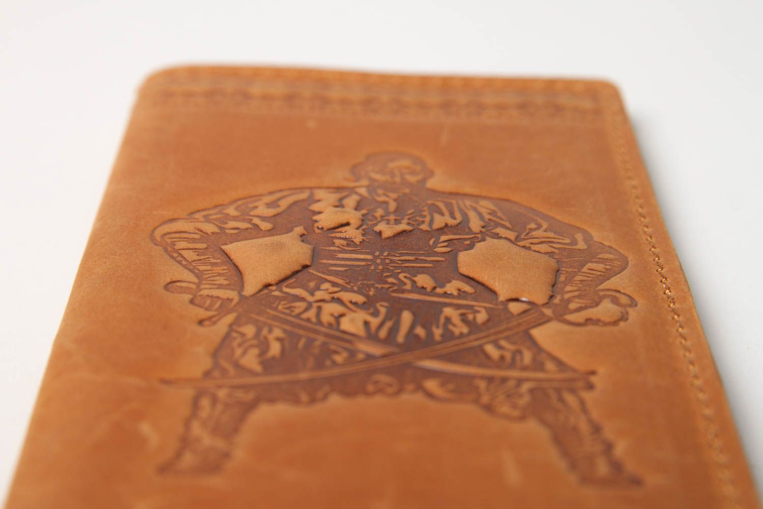 Портмоне ручной работы портмоне из кожи с изображением воина мужское портмоне фото 5