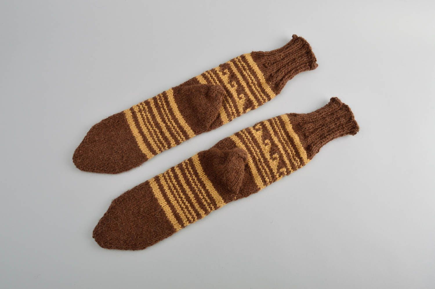 Зимние носки ручной работы изделие из шерсти носки ручной вязки коричневые  фото 3