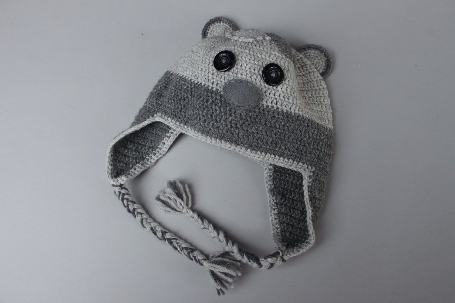 Crochet hat in the shape of bear photo 1