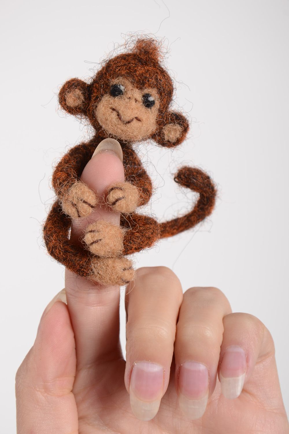 Porte-clé peluche singe brun Porte-clef fait main enfant Accessoire pour clé photo 2