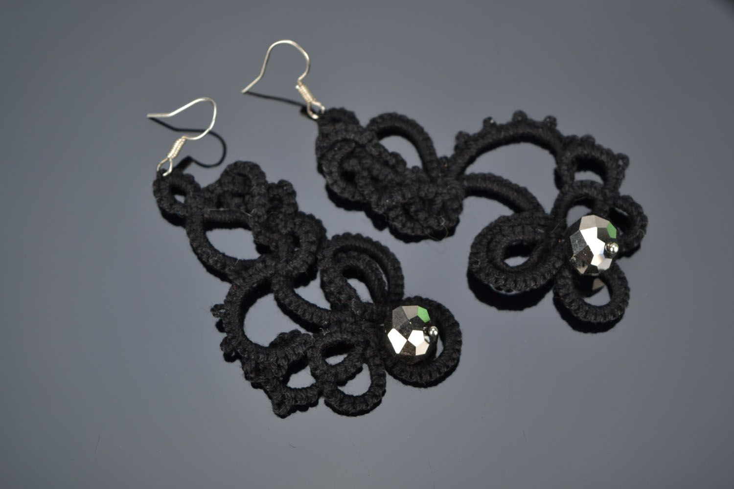 Black lace earrings photo 1