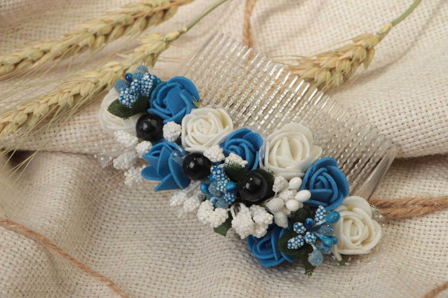 Handmade Blumen Haarkamm aus Plastik künstlerisch blau weiß für Abendlook foto 1
