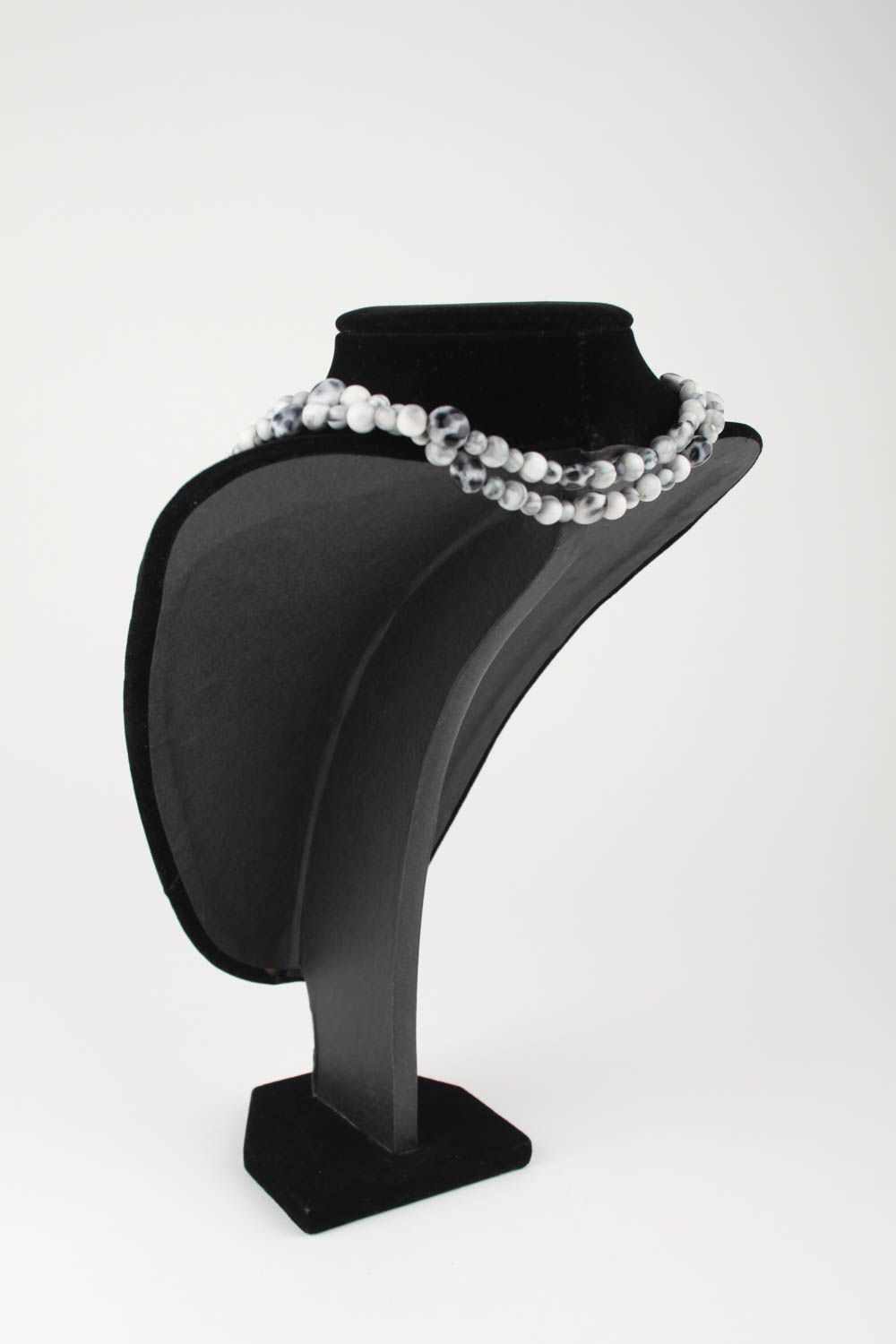 Collier perles fantaisie Bijou fait main gris-blanc 2 rangs Cadeau femme photo 2