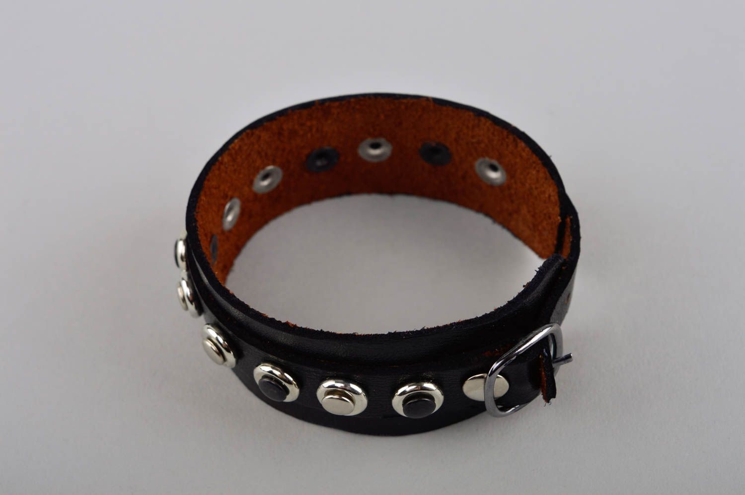Bracelet noir Bijou fait main large en cuir original Cadeau pour femme photo 3