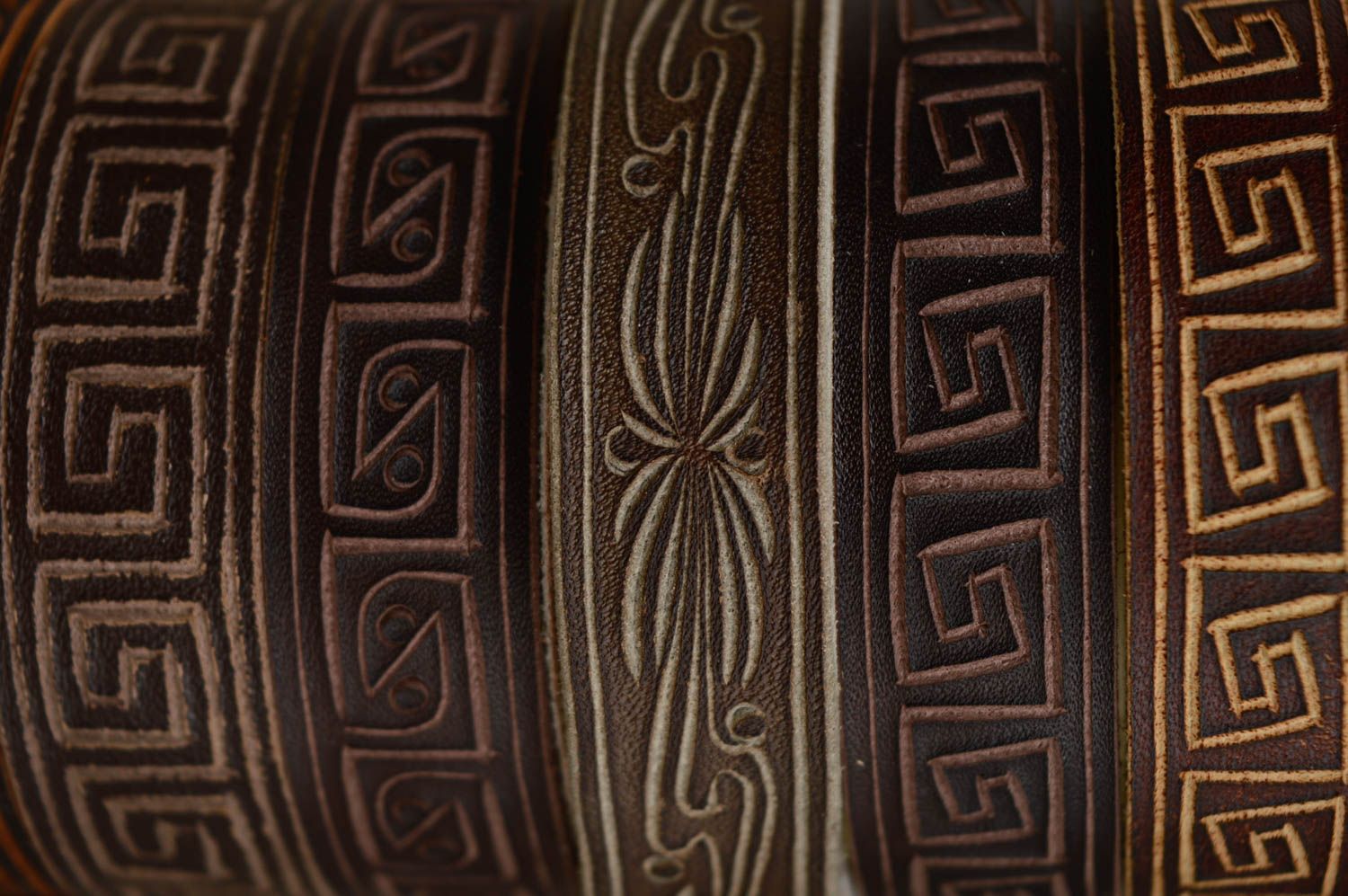 Dark carved leather bracelet photo 5