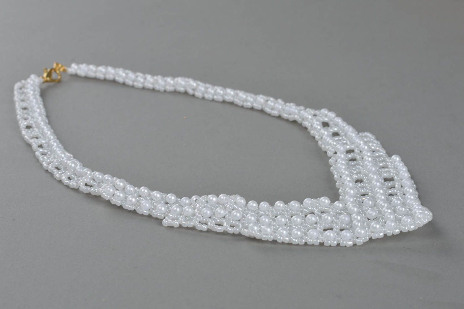 Collier en perles de rocaille et perles fantaisie blanc multirang fait main photo 3