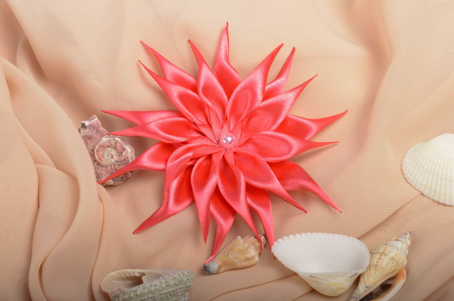 Необычное украшение ручной работы аксессуар для волос из лент заколка с цветком фото 1