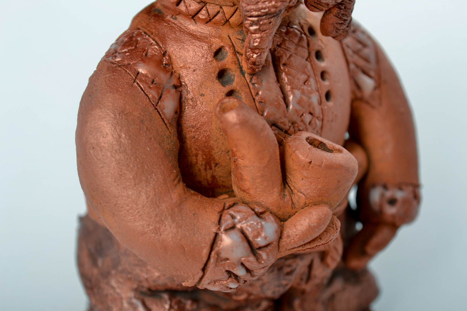Statuette divertenti in argilla fatte a mano figurine decorative in ceramica 
 foto 5