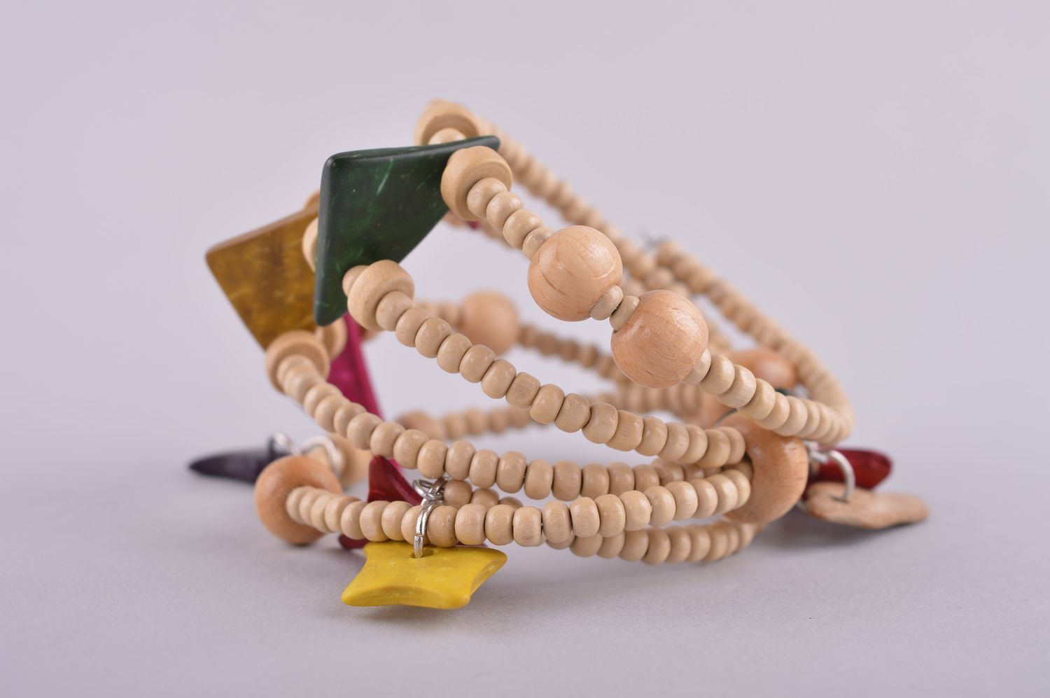 Bracelet multirang Bijou fait main en perles de bois design Accessoire femme photo 3