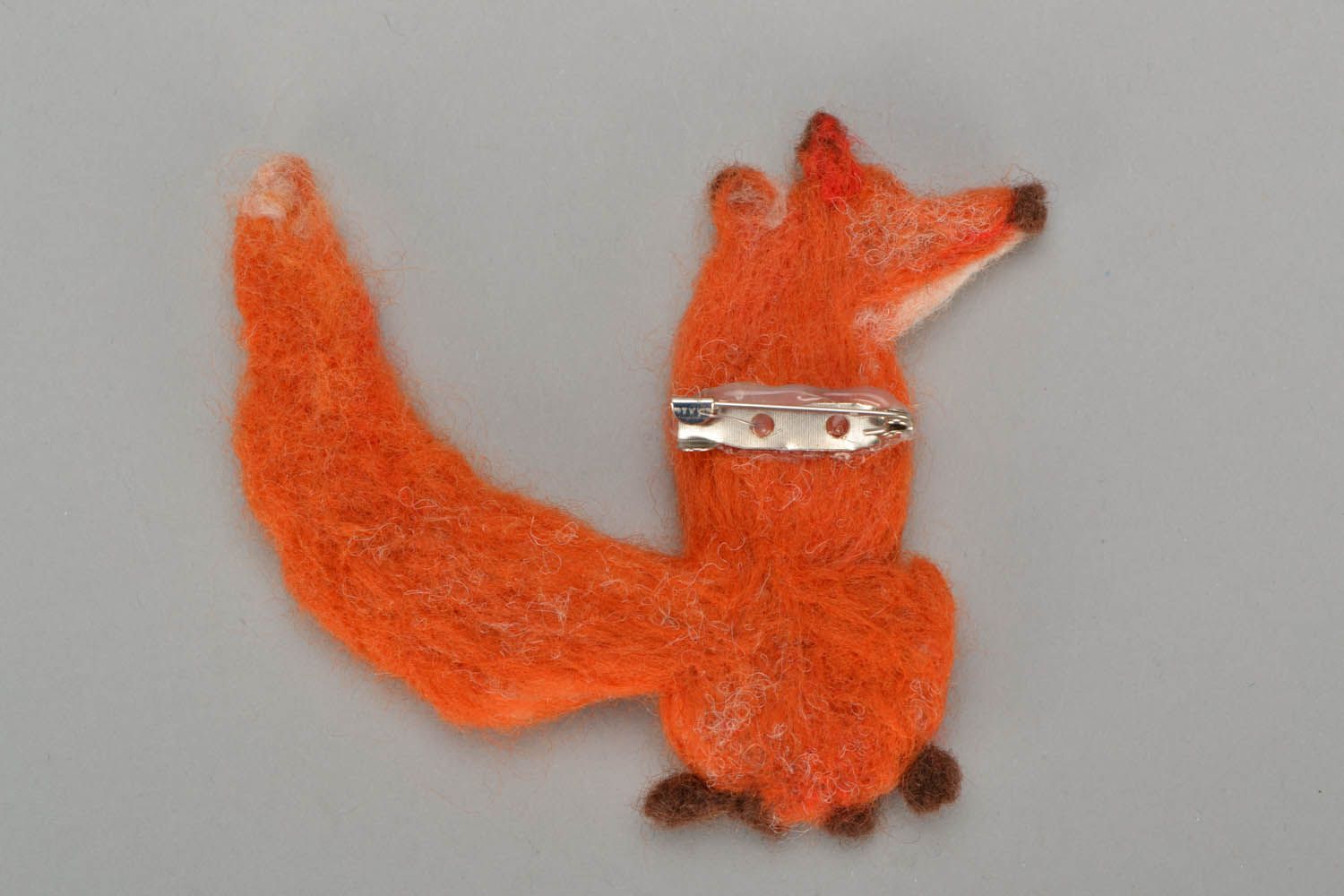 Spilla a forma di volpe vivace fatta a mano accessori originali d'autore
 foto 2