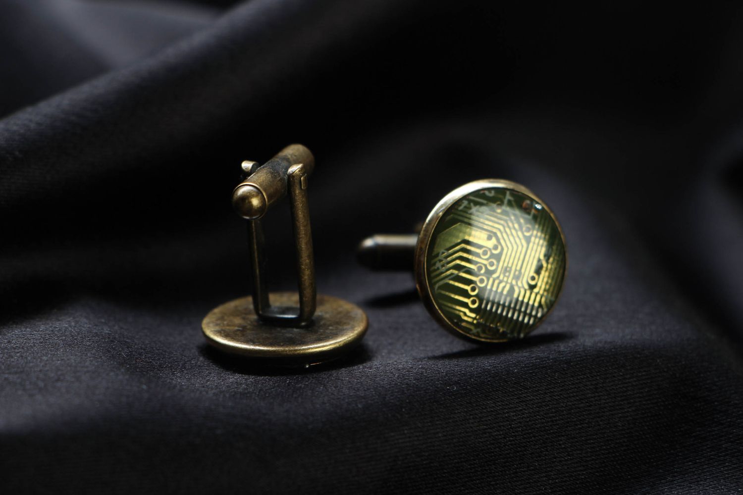 Unusual cufflinks for shirt with microcircuits photo 2