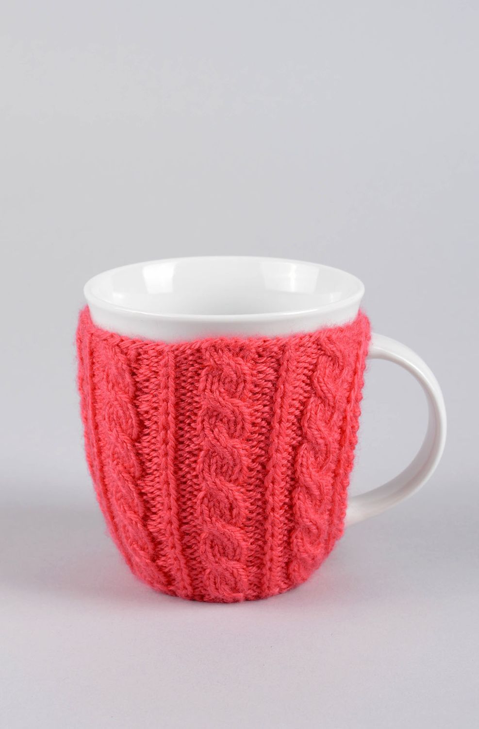 Ceramic cup in white color with re knitter cover 8 oz, 0,67 lb photo 1