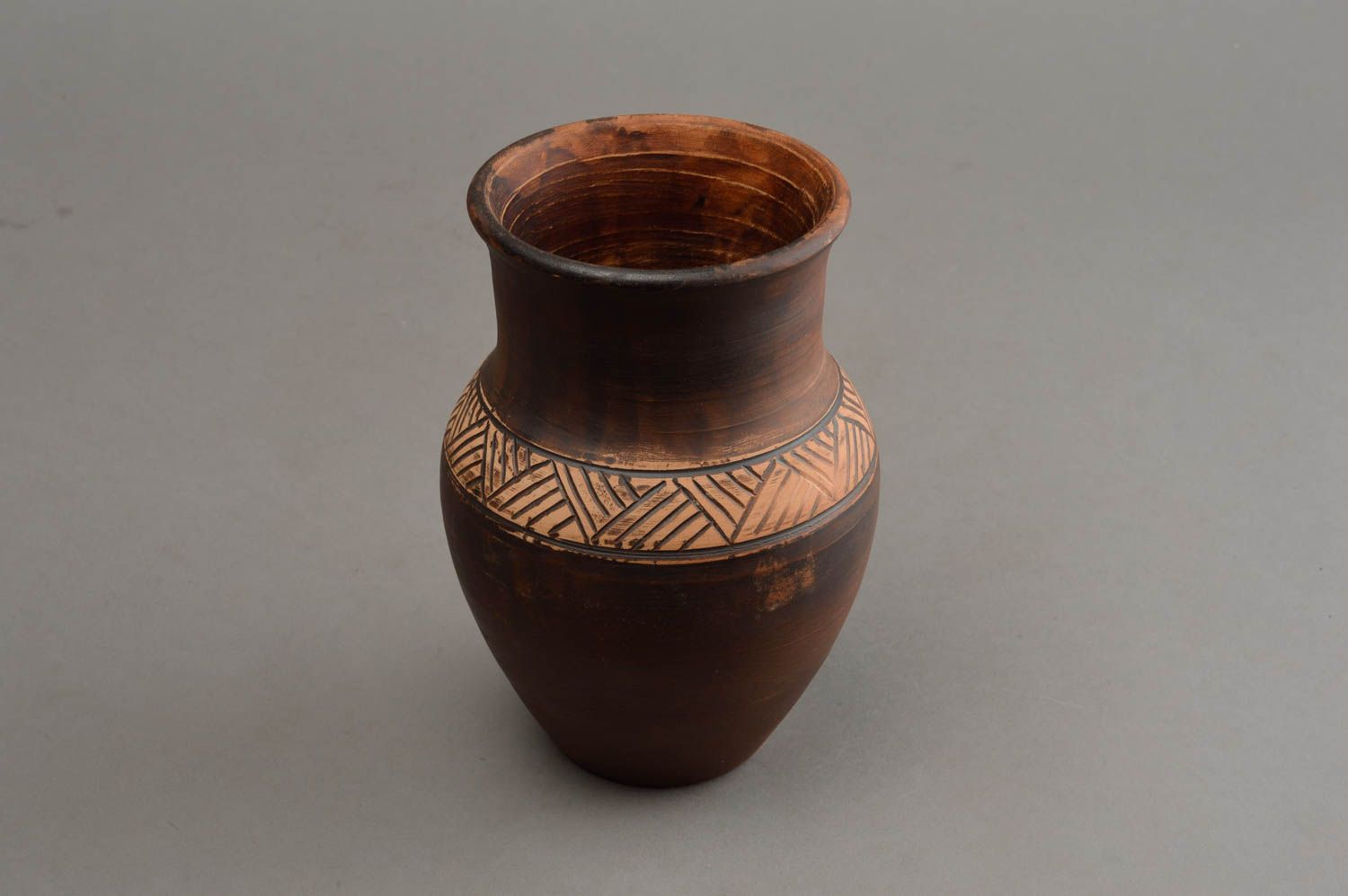 Cruche en argile avec ornements faite main marron foncé style ethnique 1.1 l photo 3
