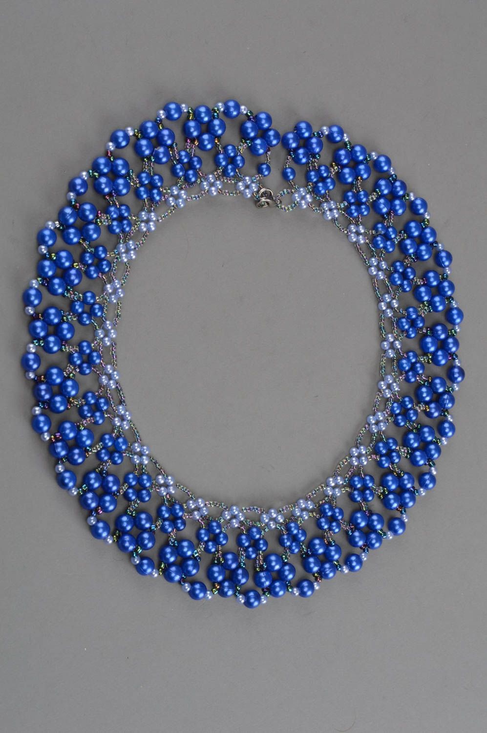 Ожерелье из бисера и бусин плетеное ручной работы авторское красивое синее фото 3