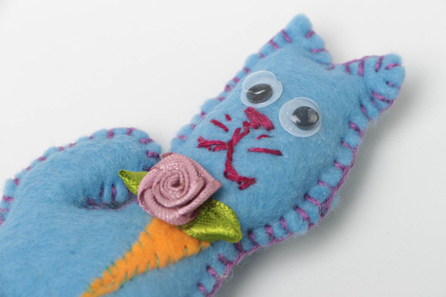 Handgenähtes Stoff Kuscheltier Katze in Blau originell lustig klein aus Filz foto 3