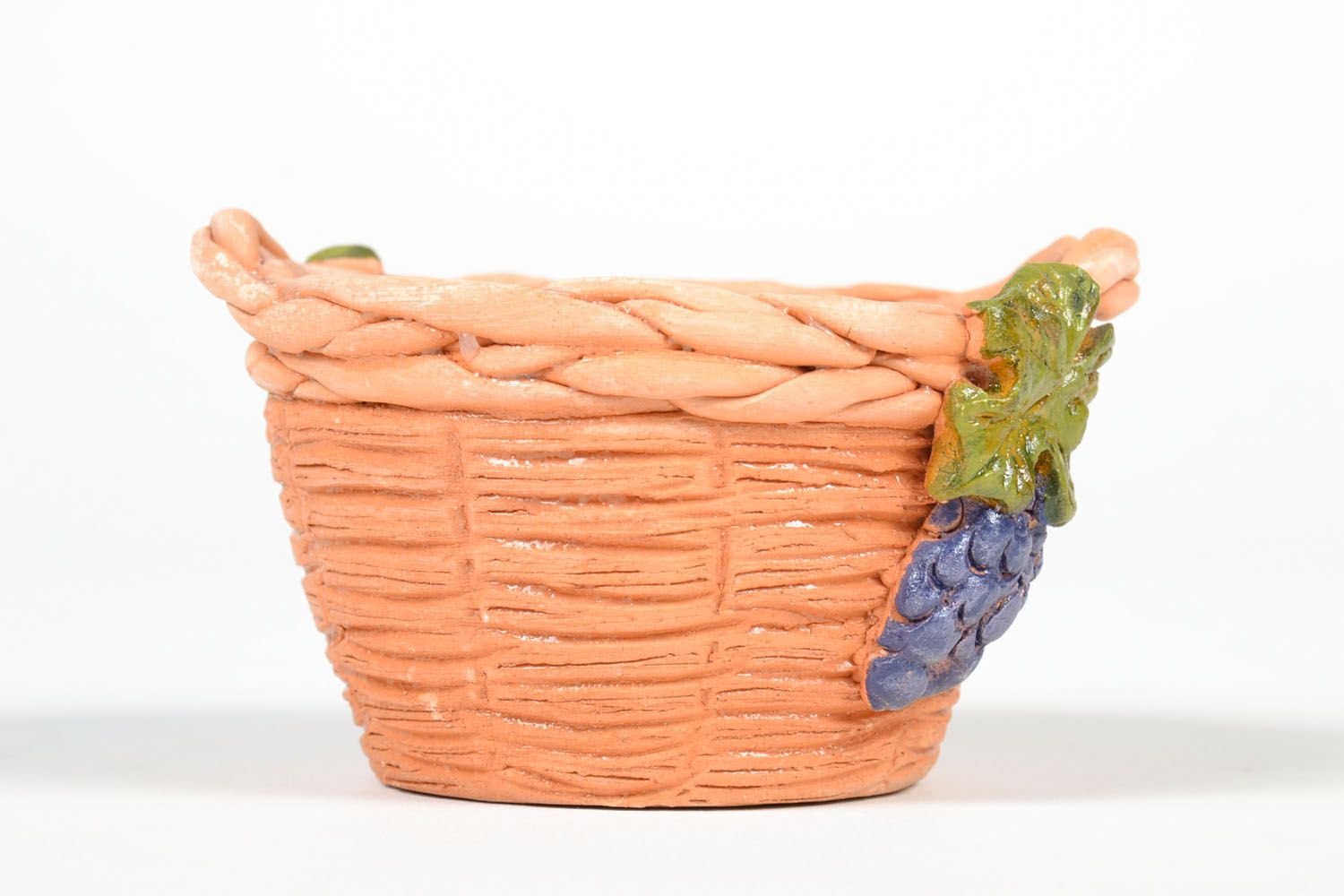 Small clay basket photo 2