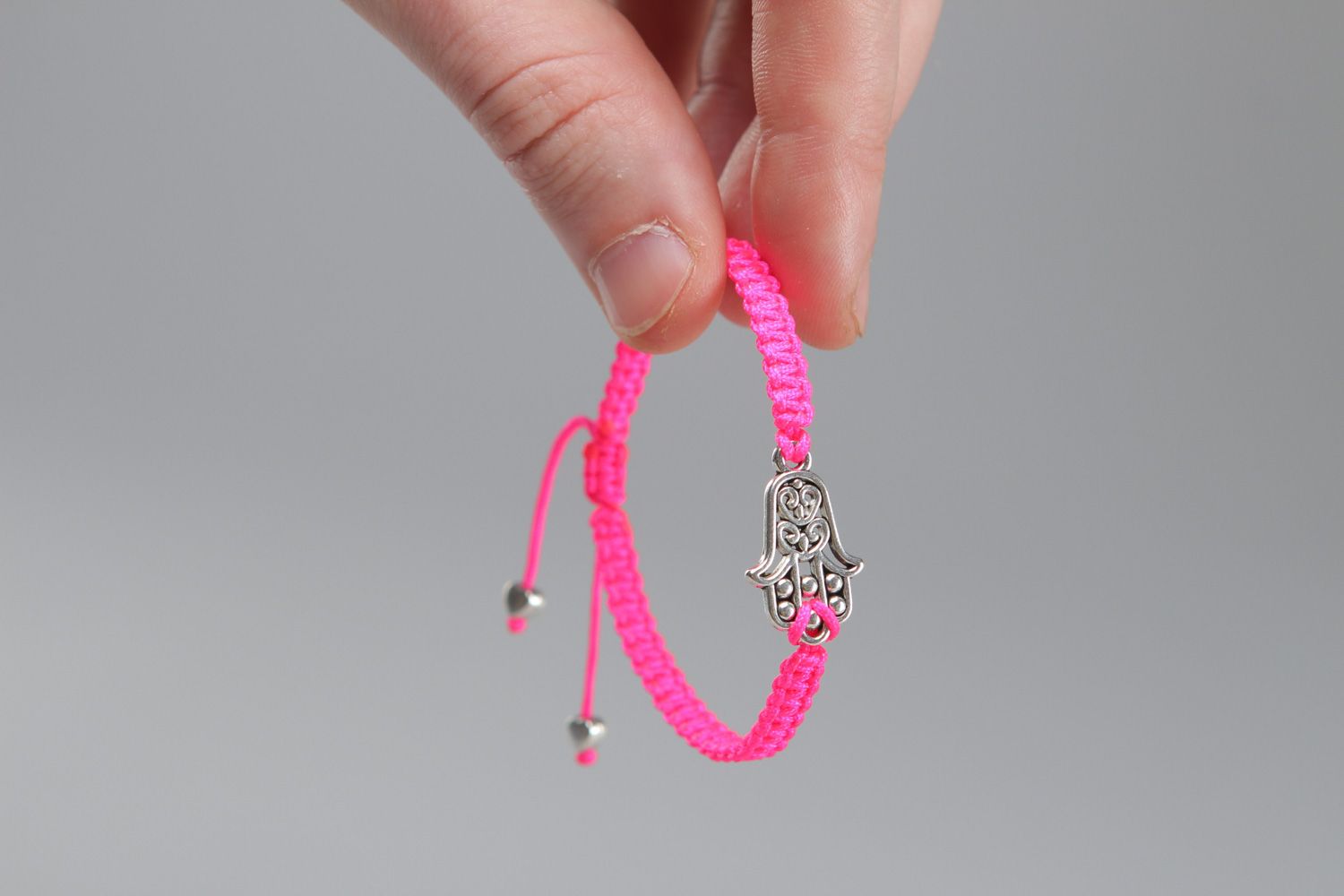 Bracelet tressé en lacet synthétique fin rose fait main original pour femme photo 3