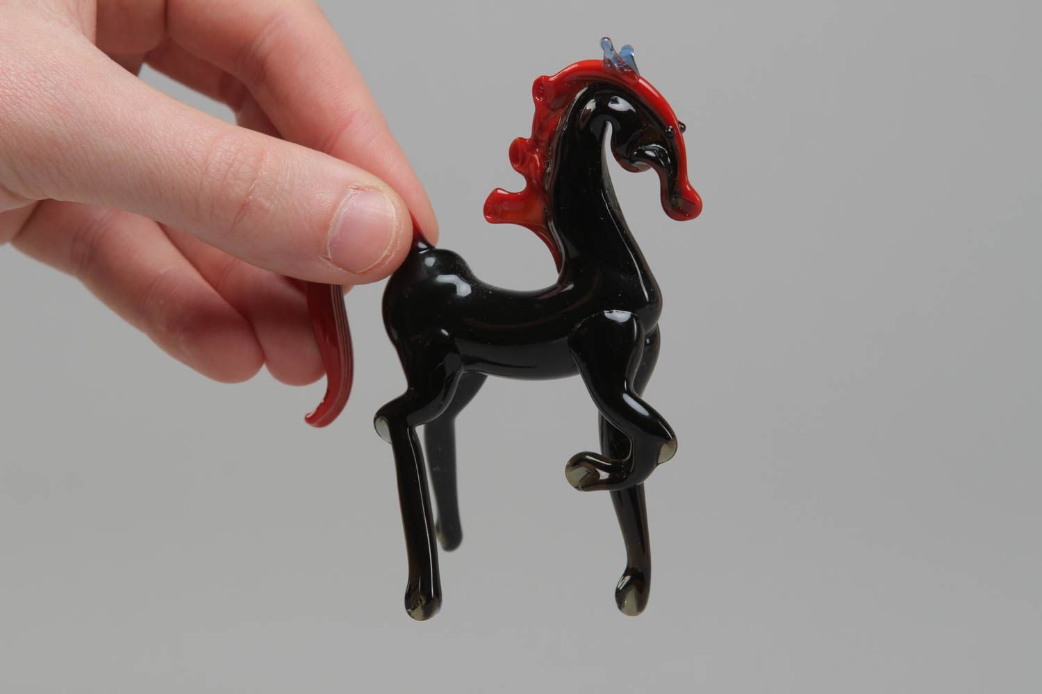 Figurine cheval en verre au chalumeau faite main noire petit objet de décoration photo 4